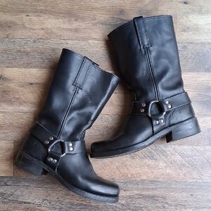 Frye Harness 12R Black Leather Boots